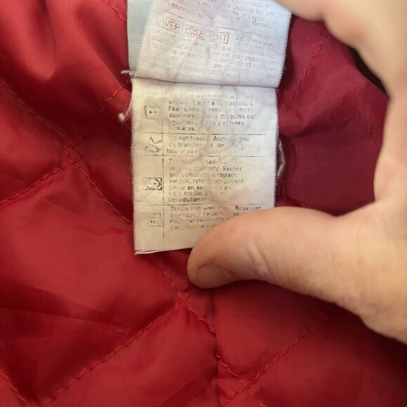 due to PoshM's policies cannot take down a listing within two months been bought - Picture 3 of 16